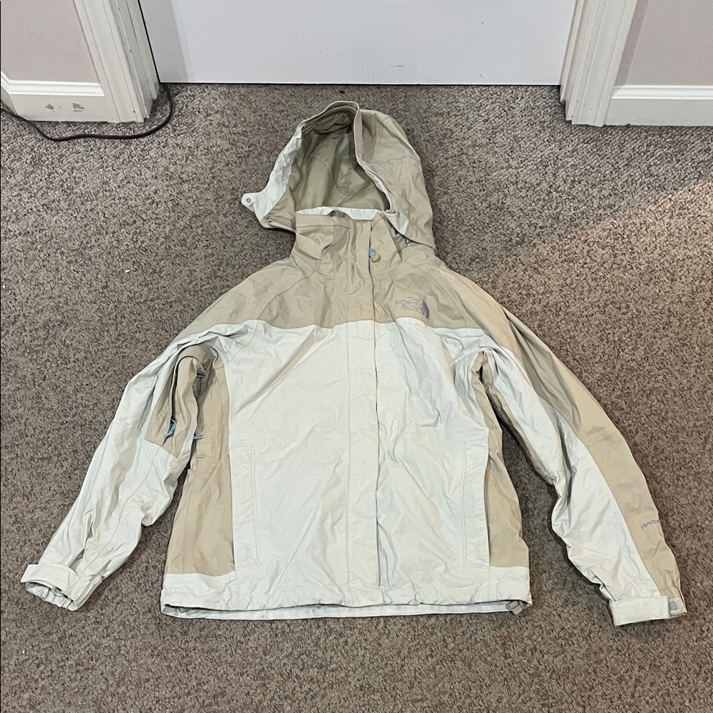 The North Face Women’s Medium Hyvent Jacket